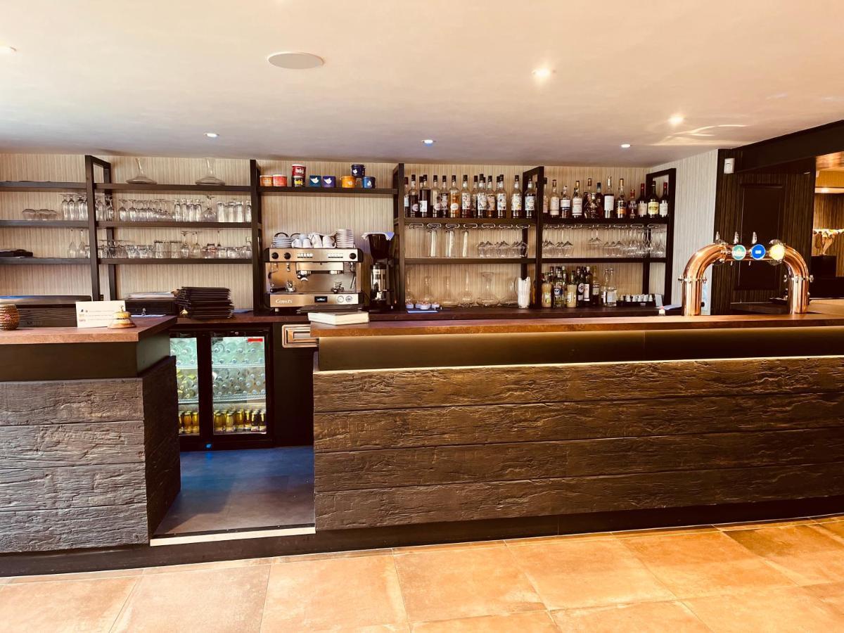 Hotel Restaurant De La Marne Пампол Екстериор снимка