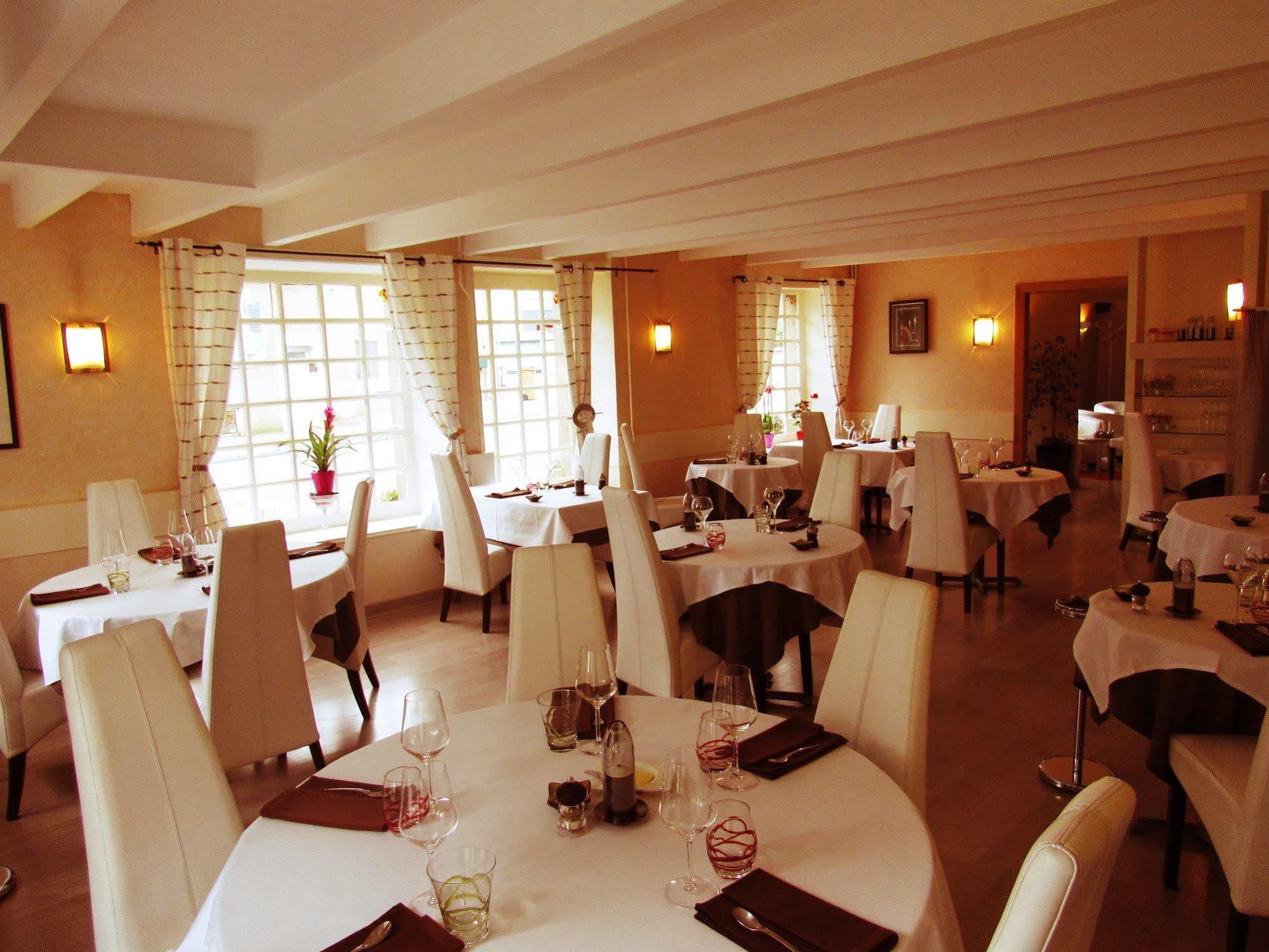 Hotel Restaurant De La Marne Пампол Екстериор снимка