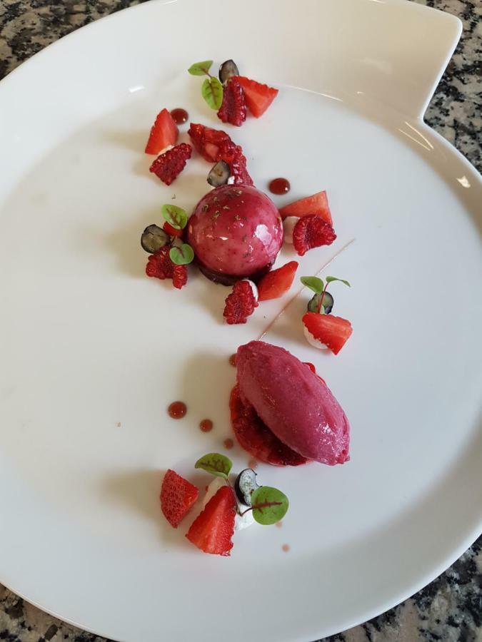 Hotel Restaurant De La Marne Пампол Екстериор снимка